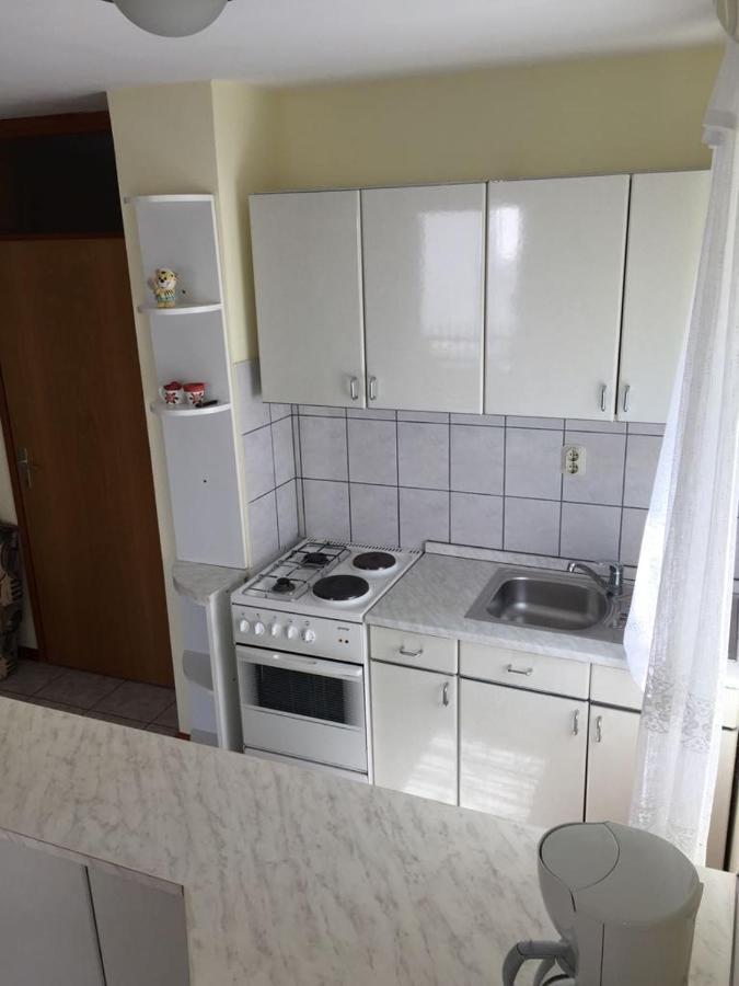 Apartmani Ana Malinska Exterior photo