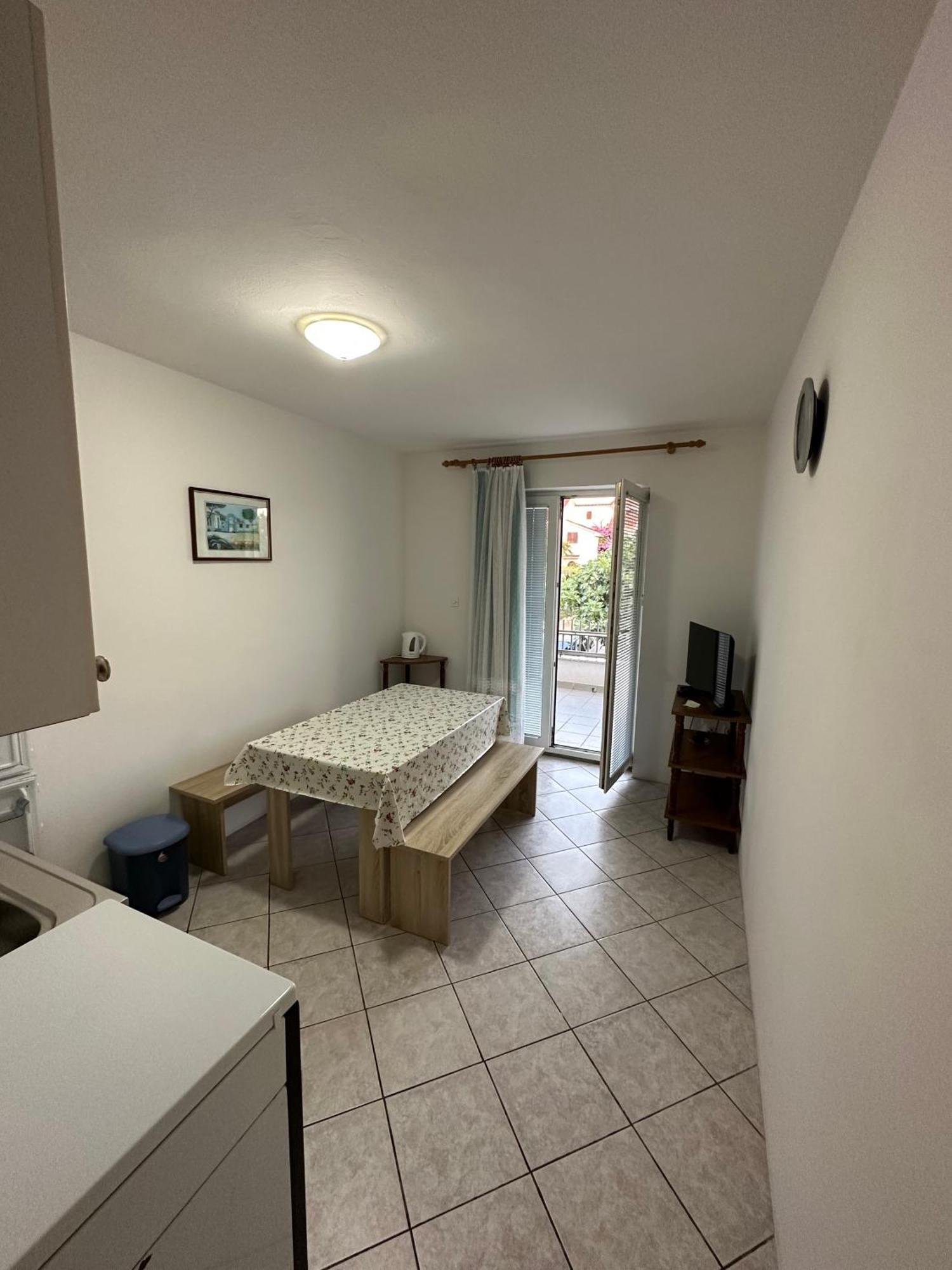 Apartmani Ana Malinska Exterior photo