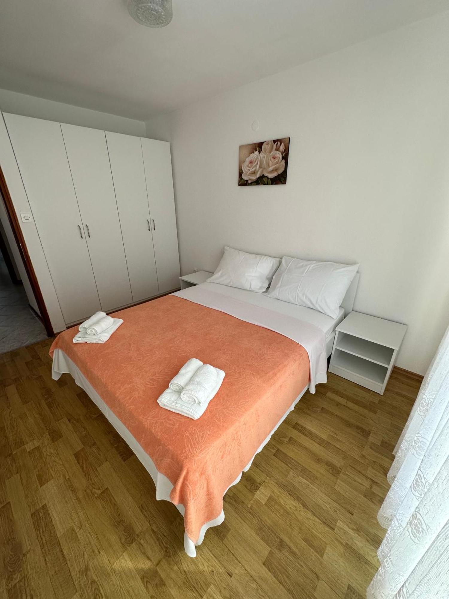 Apartmani Ana Malinska Exterior photo